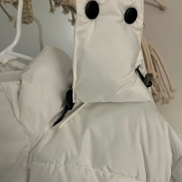 ZYIA Aspen Puffer Jacket w/ removable hood - Picture 8 of 11